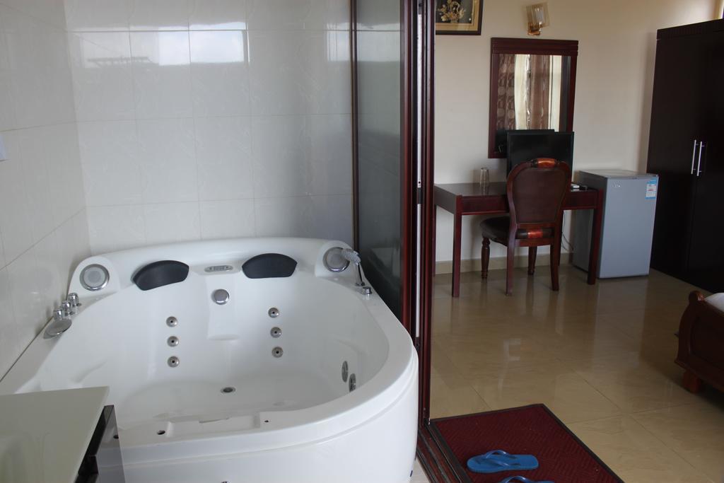 Mic Hotel Дар-эс-Саламе Номер фото